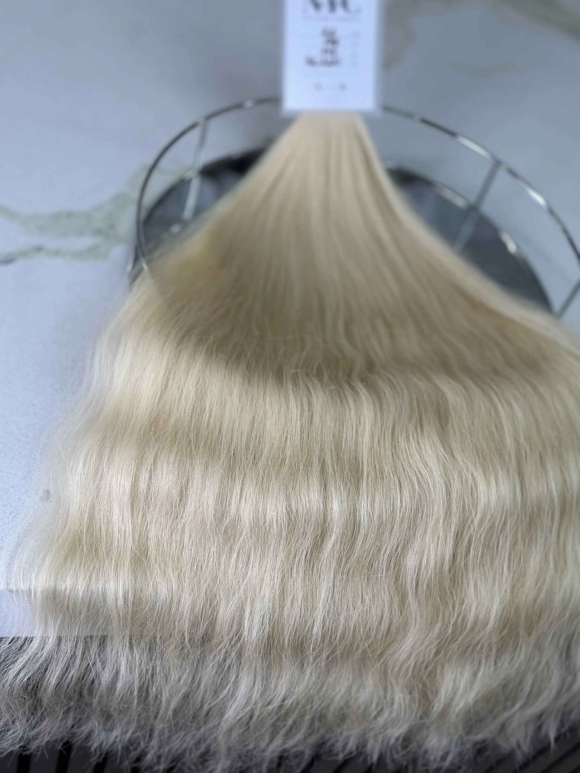 K-tip Slavic hair, colored, wavy 22 inch, 113gr, 179str