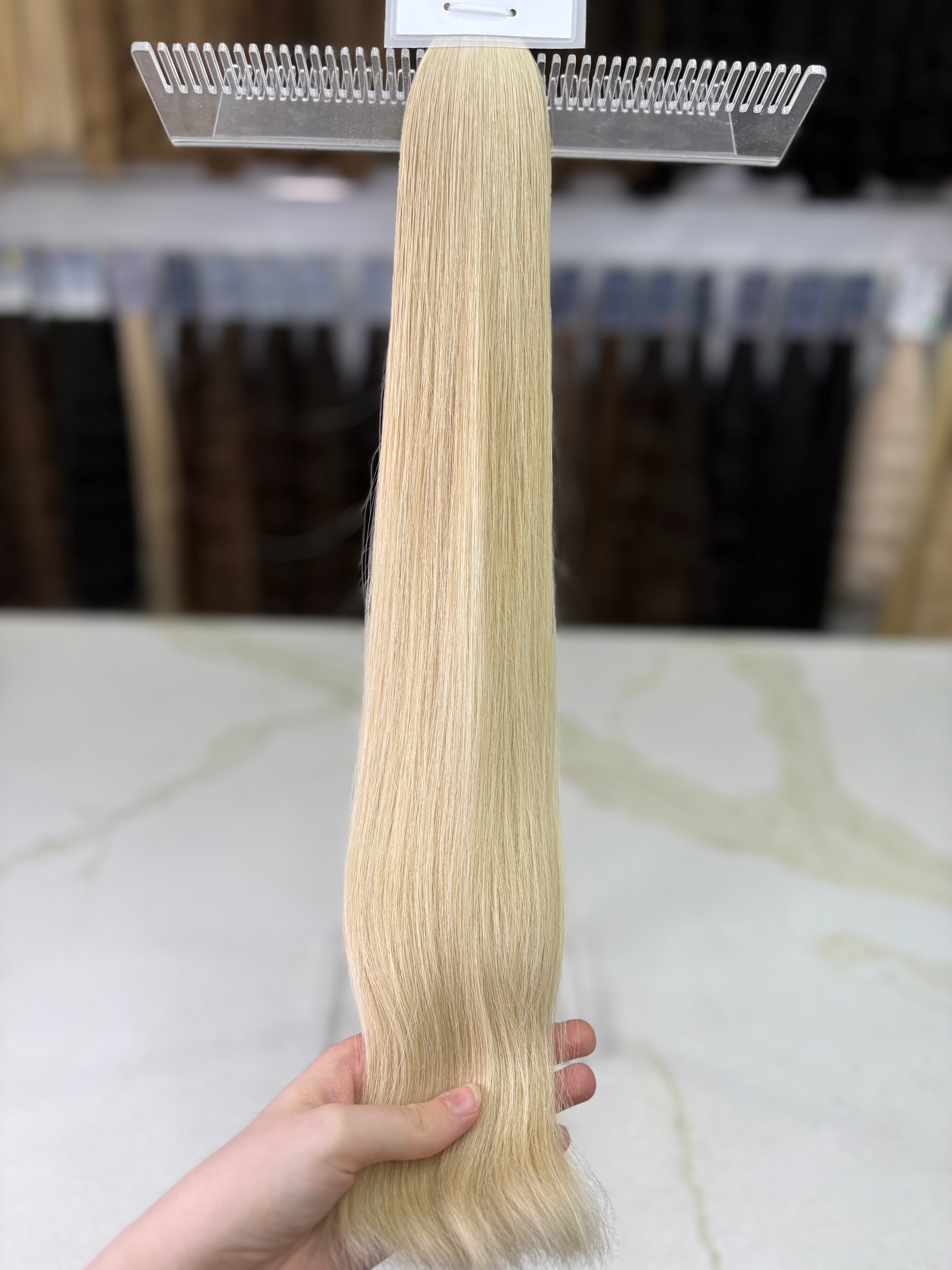 Premium Slavic K-Tip Extensions – Blonde Wavy 18" | 233 Strands | 126 g